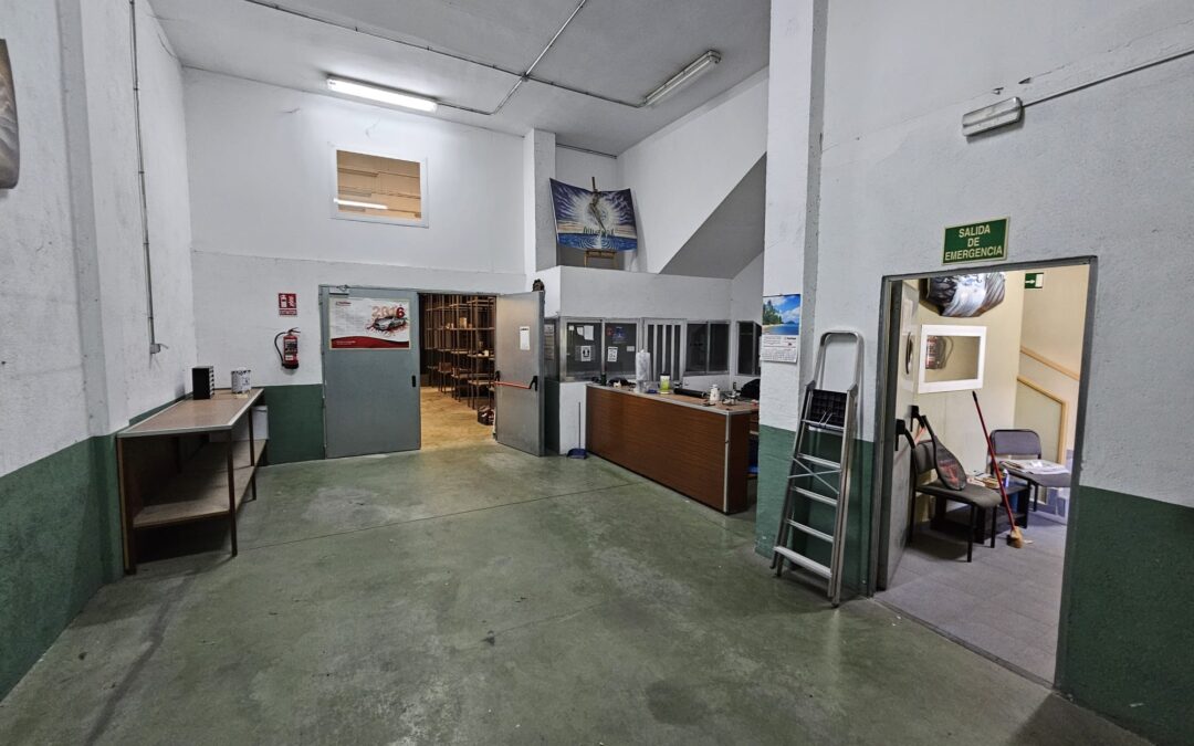 Nave en venta en Calle Navales